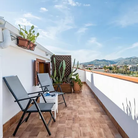 Guesthost - Naxos Charming Penthouse With Swimming Pool X6 Appartement